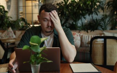 Burnout o el arte de empezar a desgastarse: cómo cuidar tu bienestar en tus primeros años de trabajo